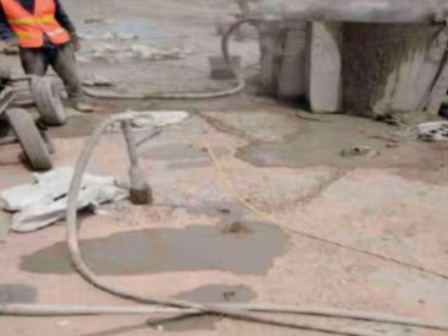礼泉水泥混凝土路面板底注浆技术 路面脱空注浆整治方案