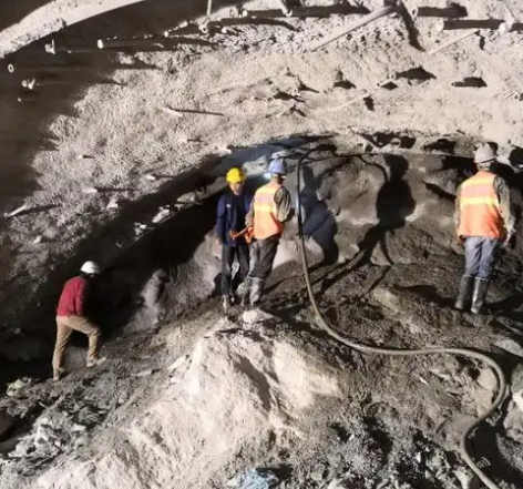 礼泉拱顶带模注浆料的施工流程及注意事项